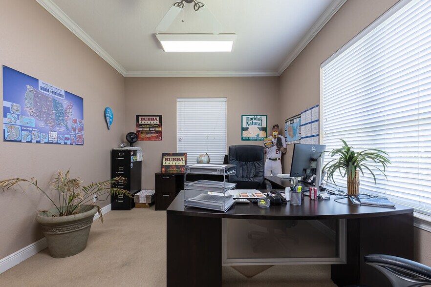 More Photos Of 1288 Country Club Rd, Gulf Breeze Office Residential For Sale