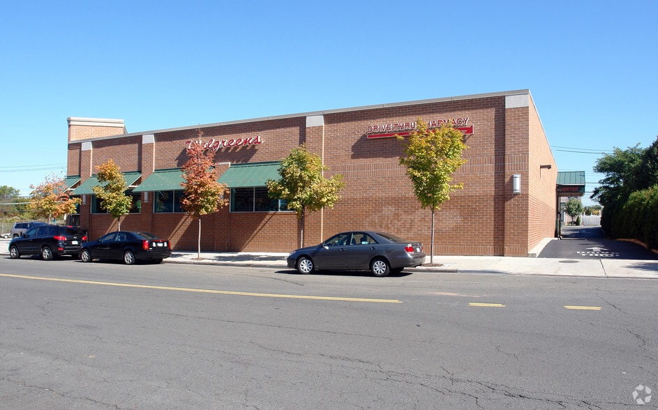 More Photos Of 758 Arthur Kill Rd, Staten Island Drugstore For Sale