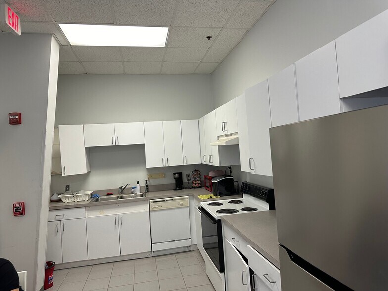 More Photos Of 4539 36th St, Orlando Warehouse For Sale