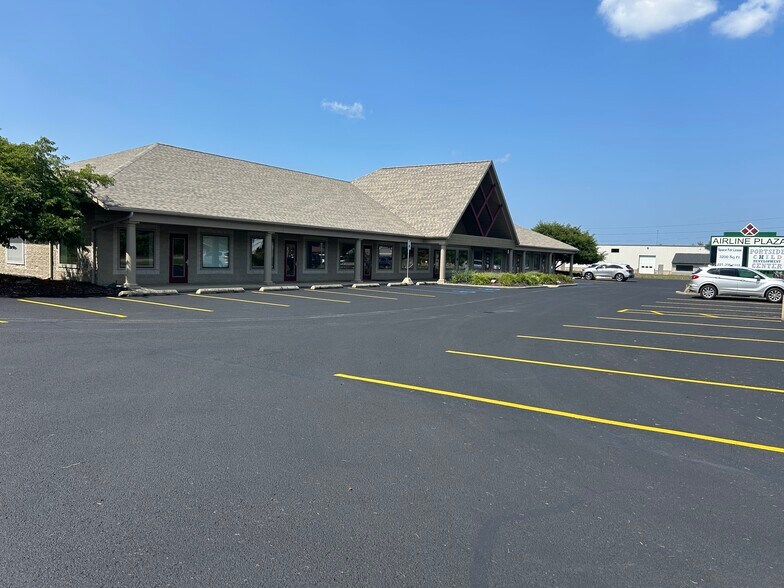More Photos Of 4765 Airline Rd, Muskegon Storefront Retail Office For Lease
