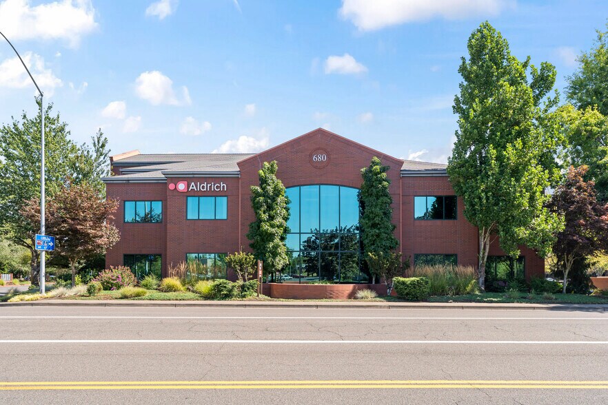 More Photos Of 650-680 Hawthorne Ave SE, Salem Unknown For Lease