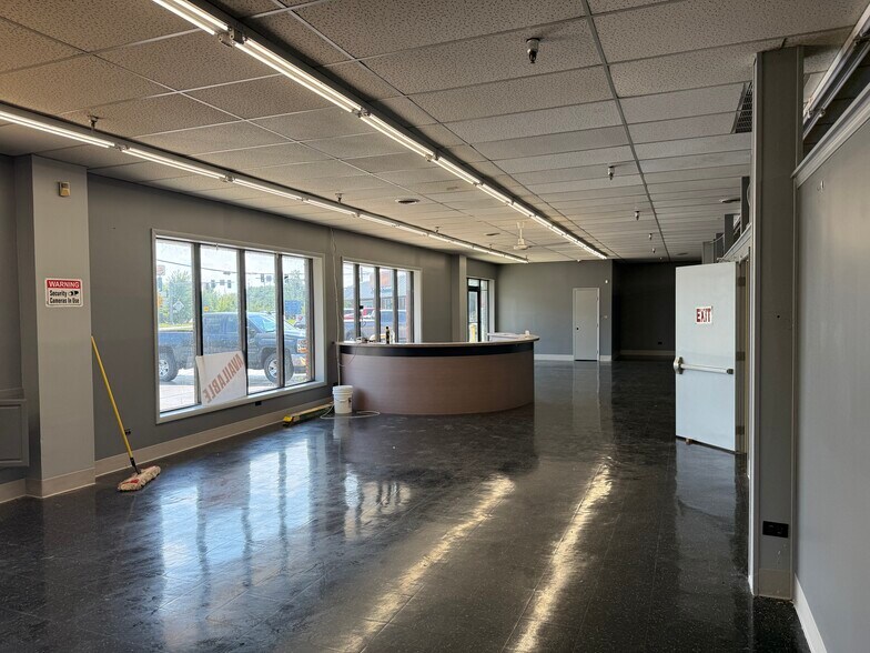 More Photos Of 706 W Baltimore St, Wilmington Storefront Retail Office For Lease
