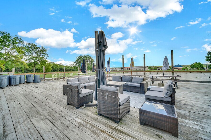 More Photos Of 602 Clark St, Utica Restaurant For Sale