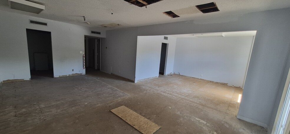More Photos Of 7789 131st St, Seminole Office For Sale