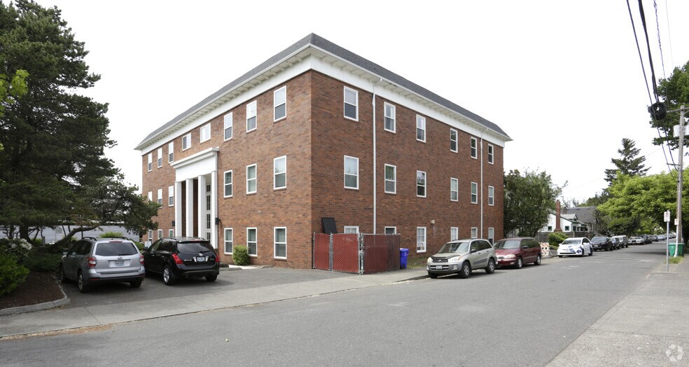 More Photos Of 4531 SE Belmont St, Portland Office For Sale