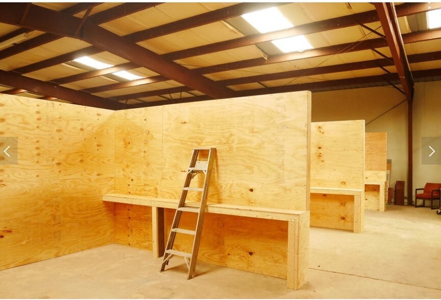 More Photos Of 2385 Corbett St, Jacksonville Warehouse For Lease