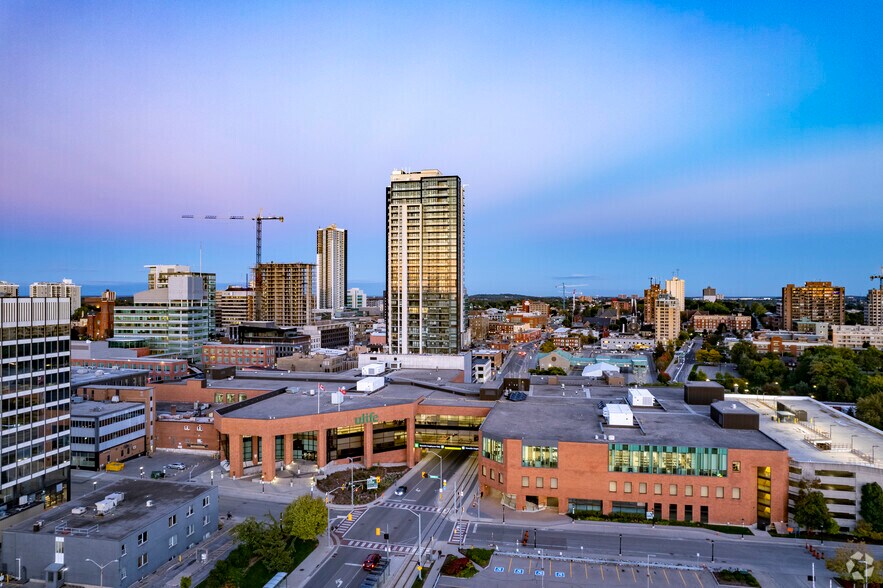 More Photos Of 25 Water St S, Kitchener Office For Lease