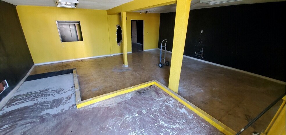 More Photos Of 5302 Mission Blvd, Jurupa Valley Storefront Retail Office For Sale