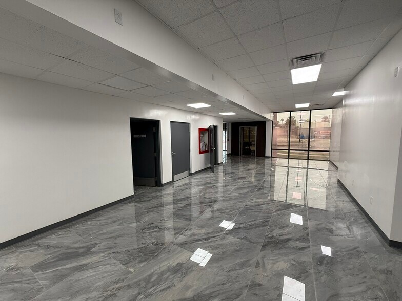 More Photos Of 900 N University Blvd, Jacksonville Medical For Lease
