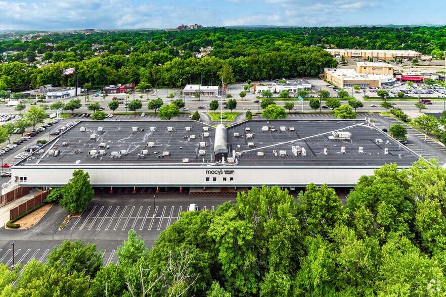 More Photos Of 275 Route 4, Paramus Unknown For Lease