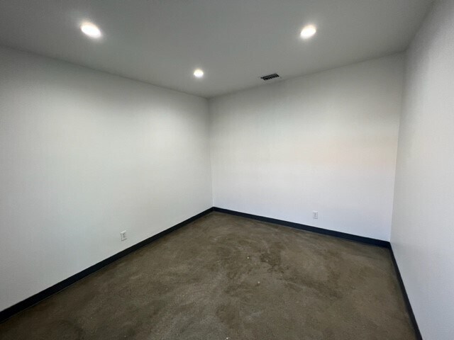 More Photos Of 7411 Laurel Canyon Blvd, North Hollywood Warehouse For Lease