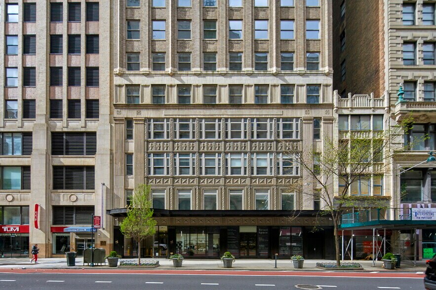 More Photos Of 16 E 34th St, New York Office For Lease