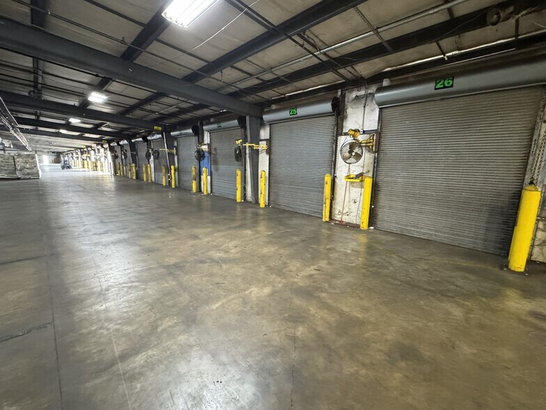 More Photos Of 555 Matthews Dr, Canton Warehouse For Lease
