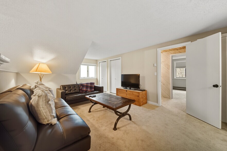 More Photos Of 798 Route 100, Wilmington Flex For Sale