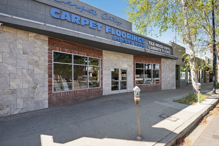 Primary Photo Of 18314 Sherman Way, Reseda Storefront For Lease