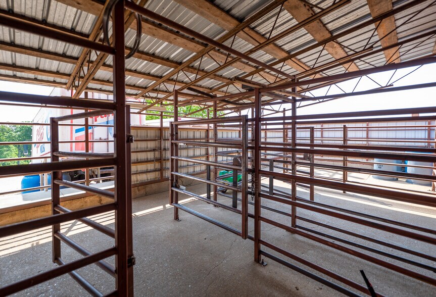 More Photos Of 4634 Highway 185, New Haven Freestanding For Sale