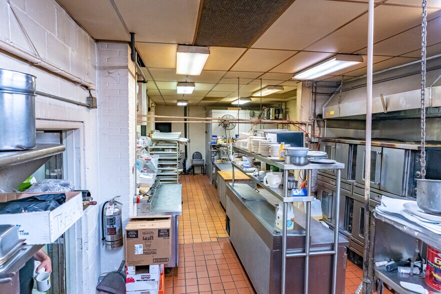 More Photos Of 1617 Banksville Rd, Pittsburgh Restaurant For Lease