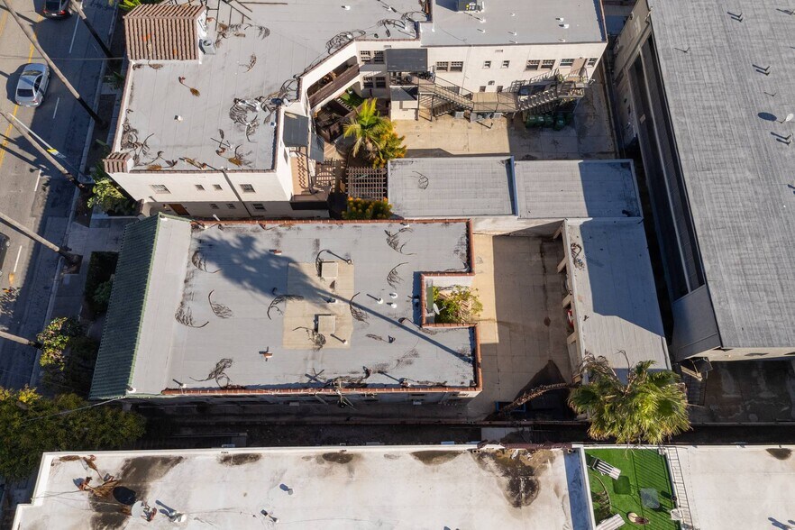 More Photos Of 7360 Hollywood Blvd, Los Angeles Apartments For Sale