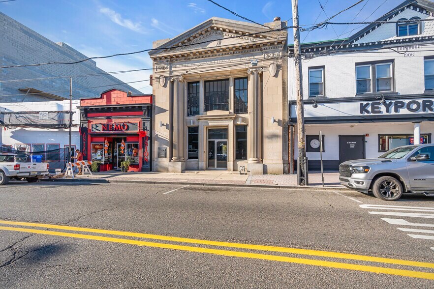 More Photos Of 25 W Front St, Keyport Bank For Lease