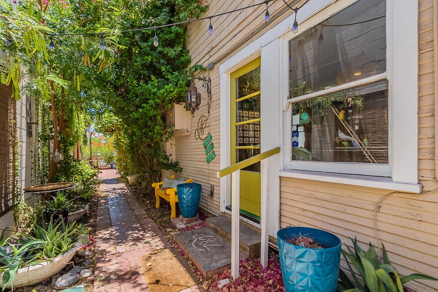 More Photos Of 7140 E 1st Ave, Scottsdale Storefront For Sale