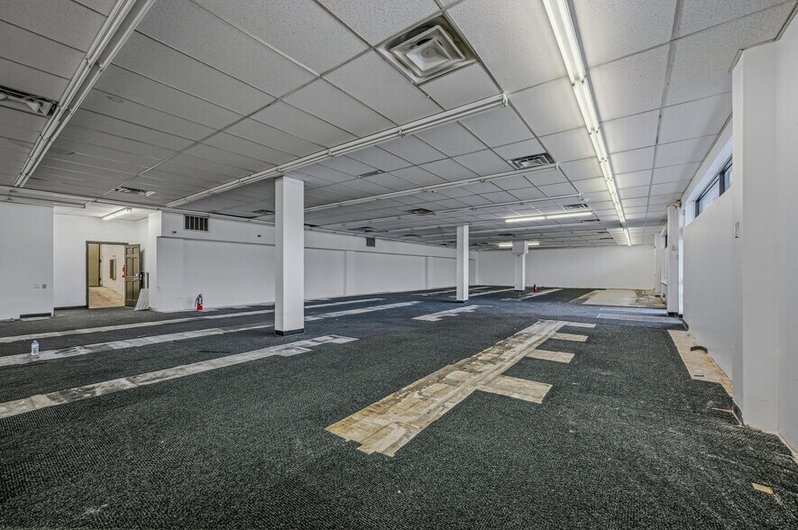 More Photos Of 1A Trolley Sq, Wilmington Storefront For Lease