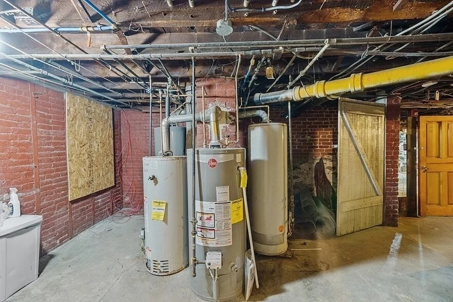 More Photos Of 113 Spruce St, Leominster Apartments For Sale