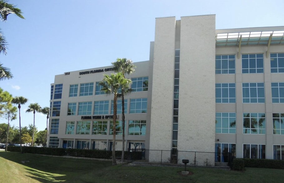 More Photos Of 1050 SE Monterey Rd, Stuart Medical For Lease