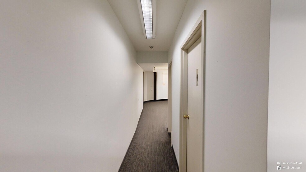 More Photos Of 627 Bloor St W, Toronto Office For Lease