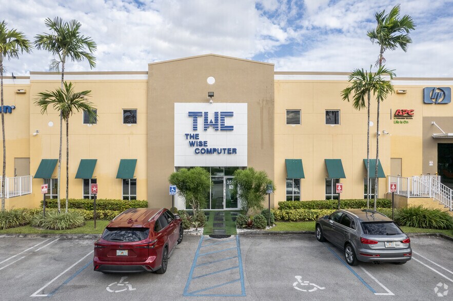 More Photos Of 3515 NW 114th Ave, Miami Warehouse For Lease