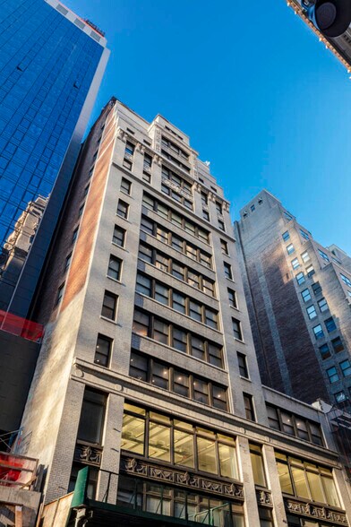 More Photos Of 32 W 39th St, New York Loft Creative Space For Lease