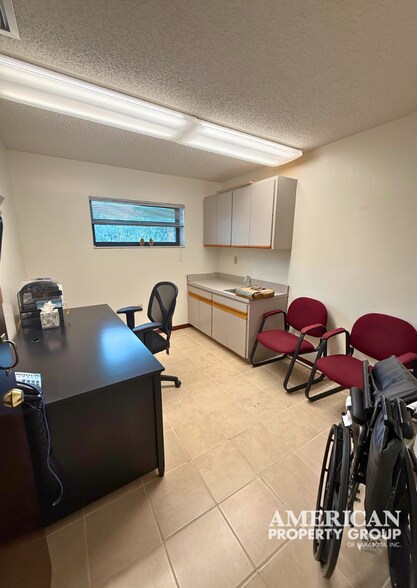 More Photos Of 203 3rd Ave, Bradenton Medical For Lease