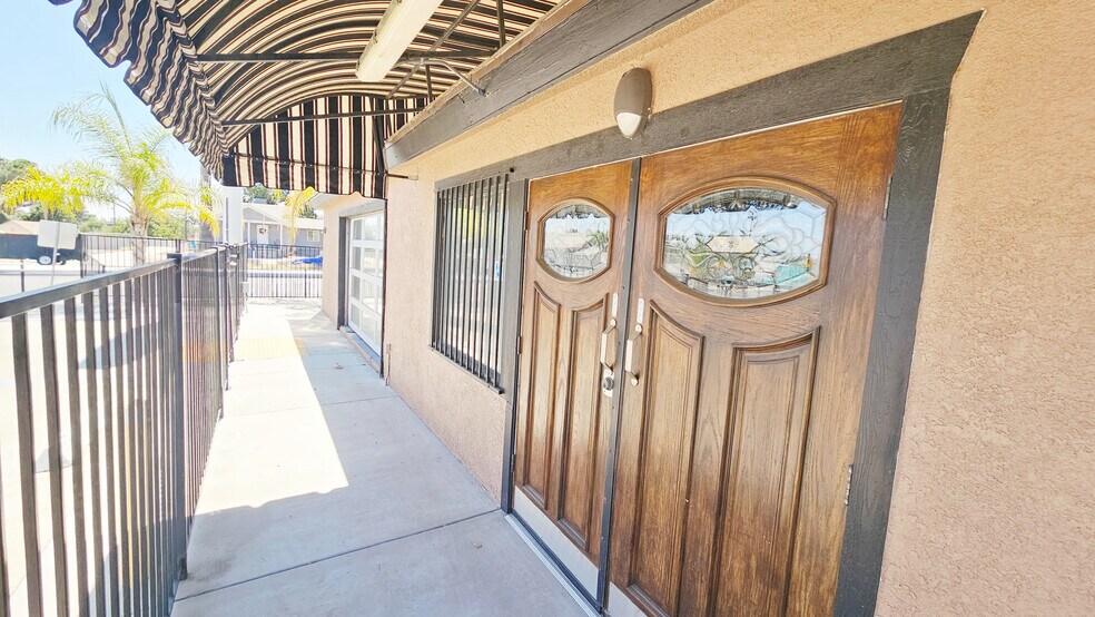 More Photos Of 306-308 Roberts Ln, Bakersfield Storefront Retail Residential For Sale