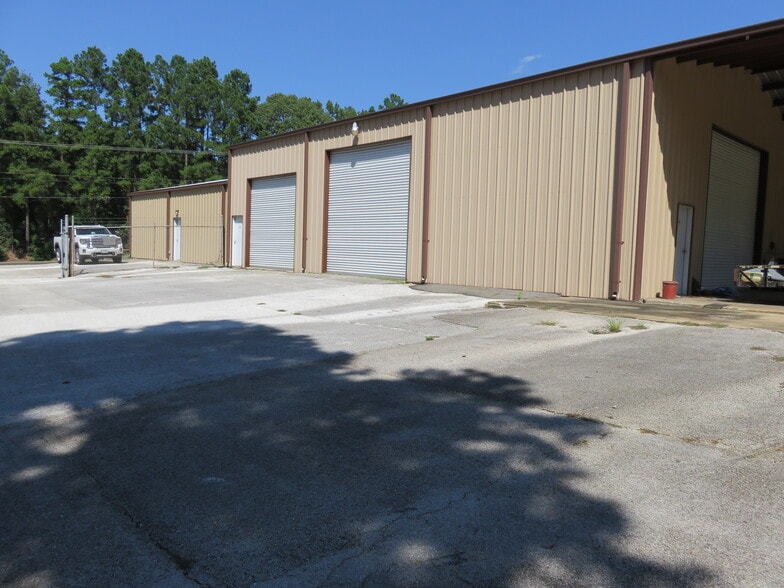 More Photos Of 3381 TX-21 Hwy, Nacogdoches Light Manufacturing For Sale
