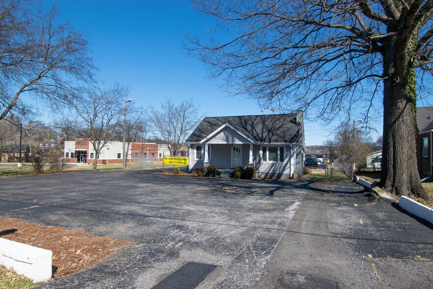 More Photos Of Off Goodlettsville town square, Goodlettsville Loft Creative Space For Sale