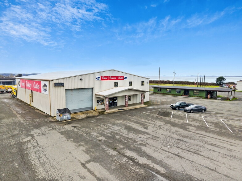 More Photos Of 4051-4061 N Highway 101, Eureka Warehouse For Sale