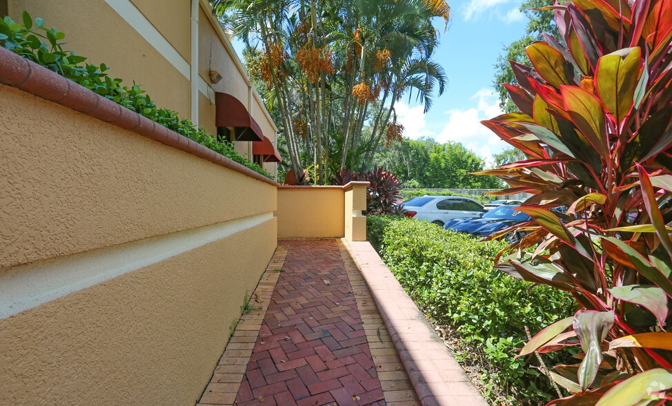 More Photos Of 1900 N Mills Ave, Orlando Medical For Lease