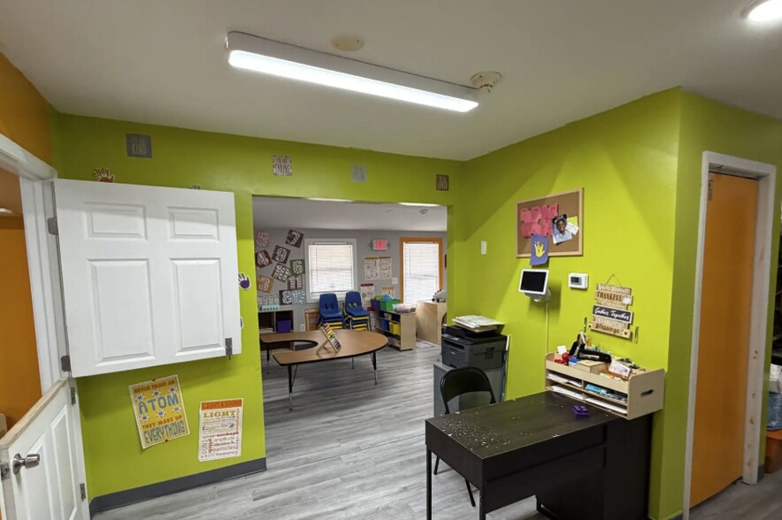 More Photos Of 2561 Jerome Rd, Atlanta Daycare Center For Sale