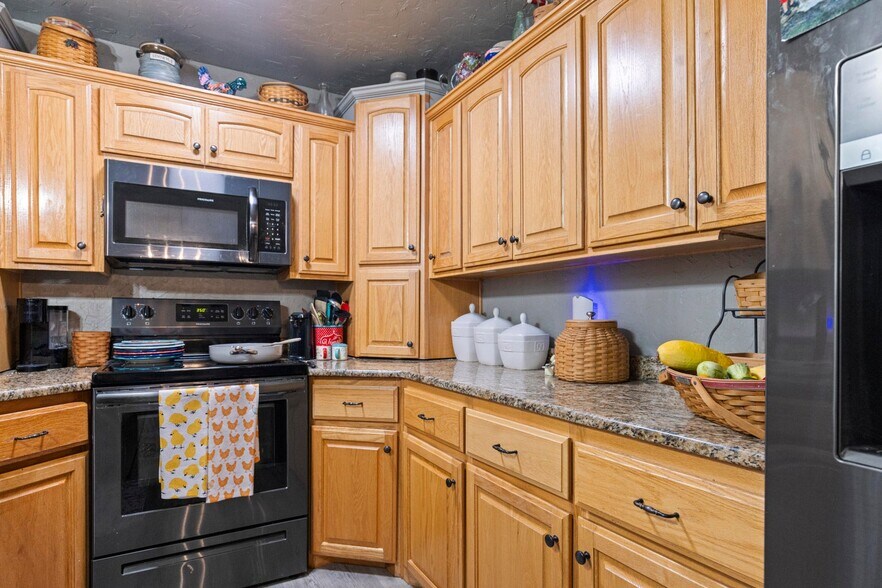 More Photos Of 21507 S Highway 69, Afton Industrial For Sale