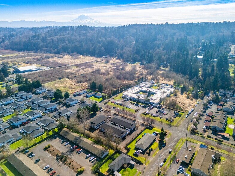 More Photos Of 921 12th Ave SE, Puyallup Apartments For Sale