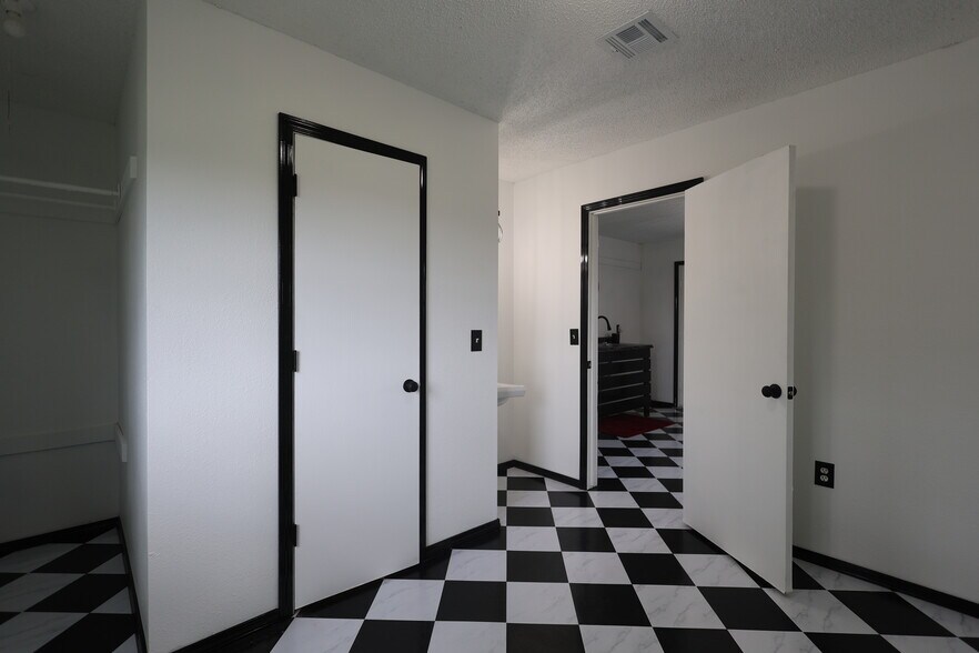 More Photos Of 25377 Welling rd, Welling Apartments For Sale
