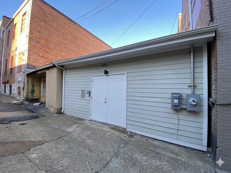 Primary Photo Of 806 Caroline St, Fredericksburg Storefront For Lease
