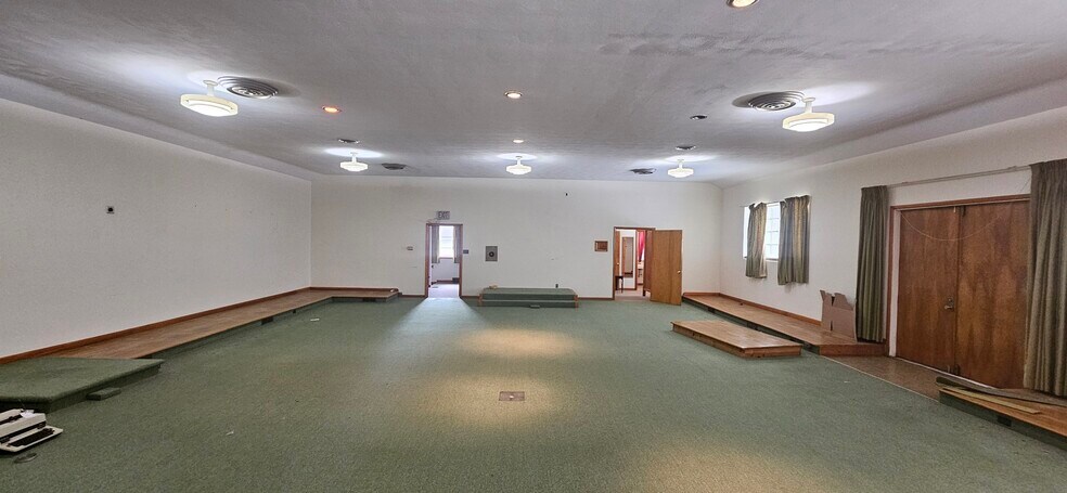 More Photos Of 210 Wolf Ave, Englewood Lodge Meeting Hall For Sale