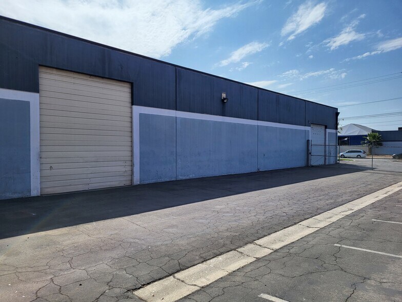 More Photos Of 9041 Bermudez St, Pico Rivera Manufacturing For Lease