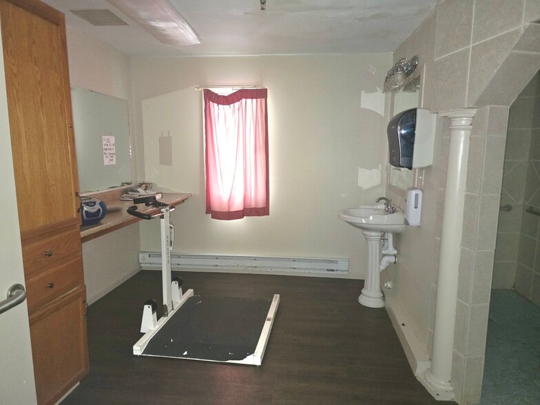 More Photos Of 300 Cedar St, Tarkio Skilled Nursing Facility For Sale
