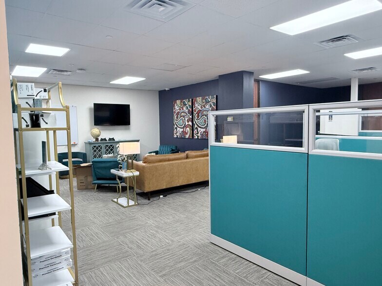More Photos Of 811 FM-1959, Houston Office For Lease