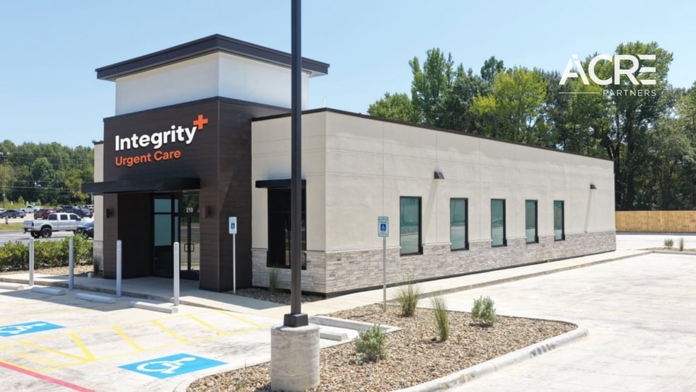 Primary Photo Of 210 W US Highway 80, White Oak Healthcare For Sale