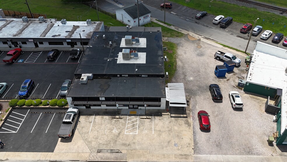 More Photos Of 112 Academy St, Fort Mill Freestanding For Lease