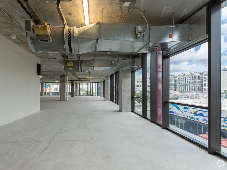 More Photos Of 2221 N Miami Ave, Miami Office For Lease