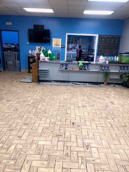 More Photos Of , Virginia Beach General Retail For Sale