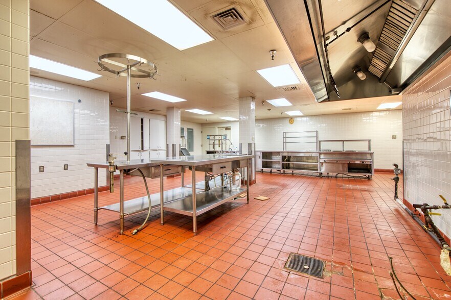 More Photos Of 1500 McKinley Ave, Niles Assisted Living For Sale